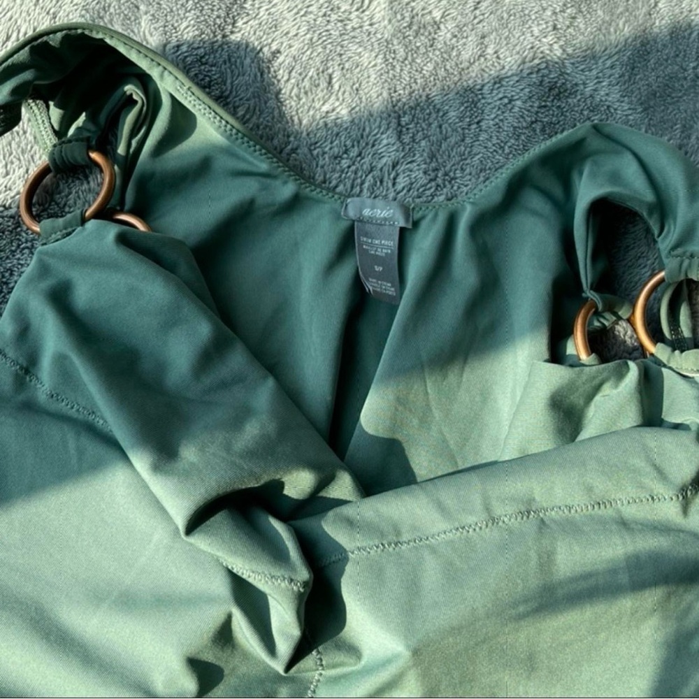 Aerie V neck green one piece swimsuits
Size: S - Picture 4 of 5